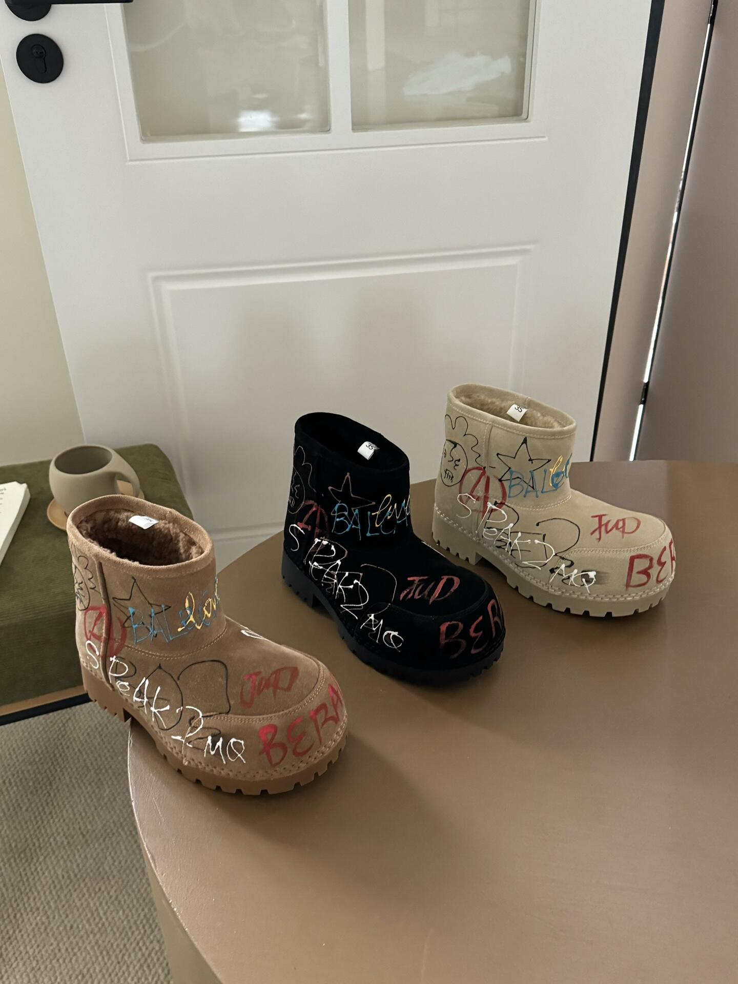 ARSNUGG Mickey UGG Boots Designer Scribble Sheepskin