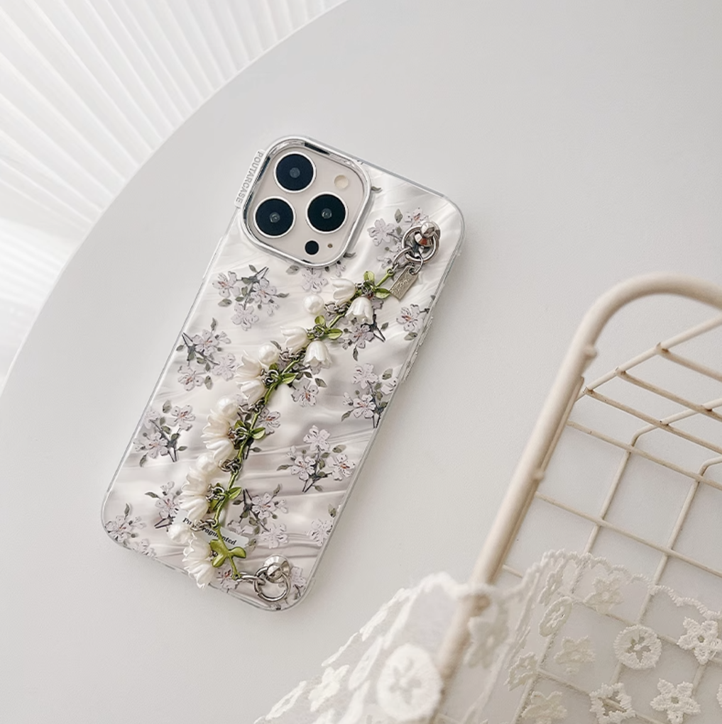 CIRCLE  Lily Of The Valley Phone Case With Charm